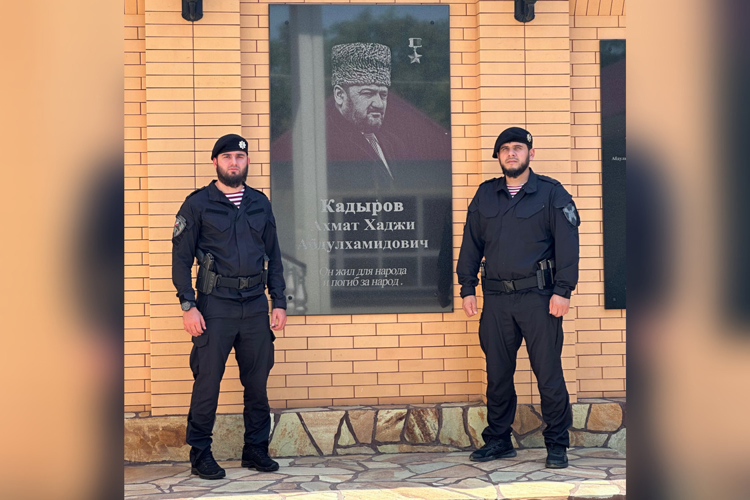 Росгвардейцы оказали помощь пострадавшим в ДТП в Чеченской Республике