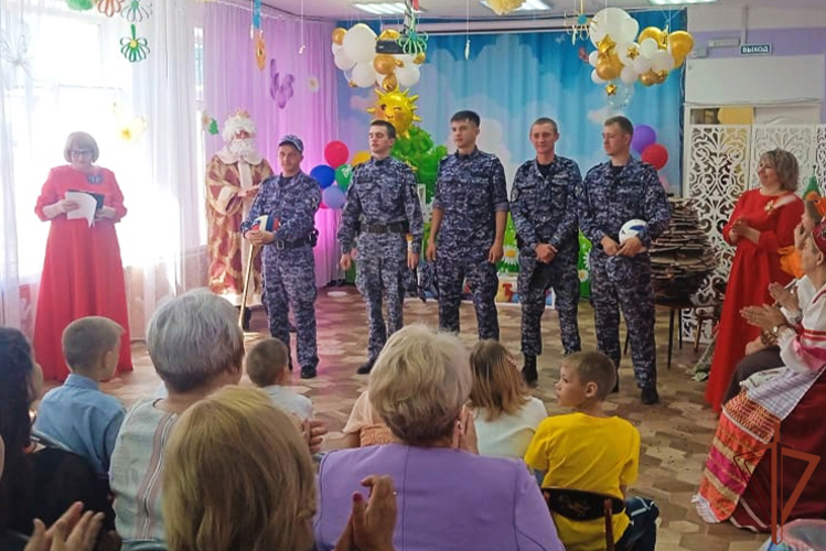 Праздничные мероприятия в честь Международного дня защиты детей прошли в Сибирском округе Росгвардии