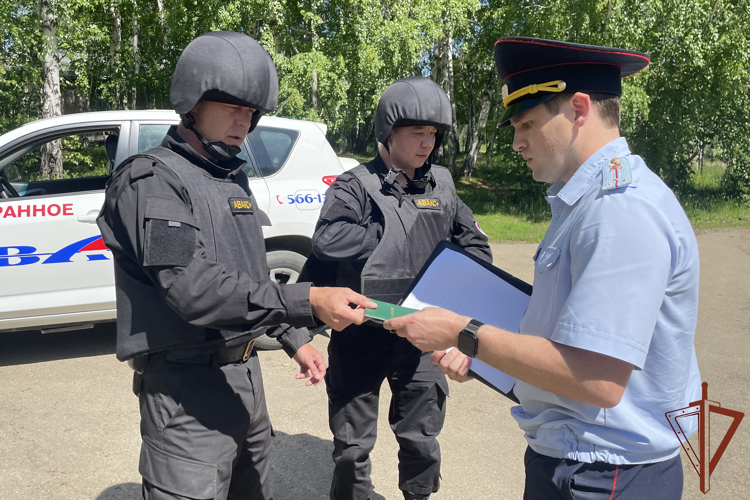 Росгвардия проводит проверки обеспечения безопасности детских лагерей в Сибири