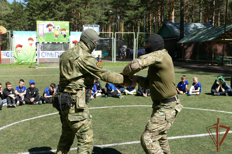 Всероссийская ведомственная акция «Каникулы с Росгвардией» проходит в Сибири
