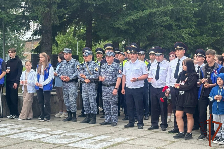 Росгвардия присоединилась к всероссийской акции «Свеча памяти» в Сибири