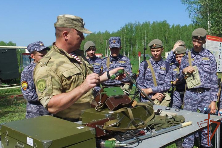 В Пермском военном институте Росгвардии прошли учебно-полевые сборы с кадетами Пермского президентского кадетского училища