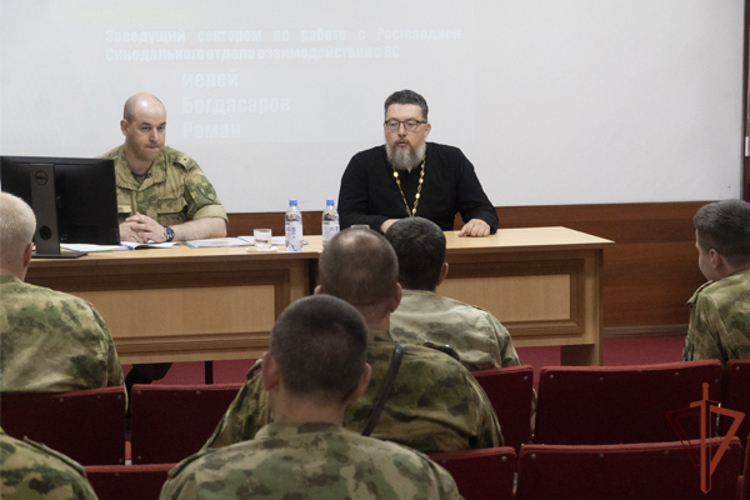 Росгвардейцы в Москве встретились с заведующим сектором Русской православной церкви по работе с ведомством