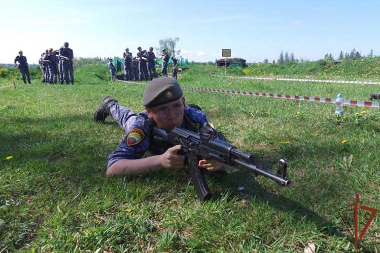 В Пермском военном институте Росгвардии прошли учебно-полевые сборы с кадетами Пермского президентского кадетского училища
