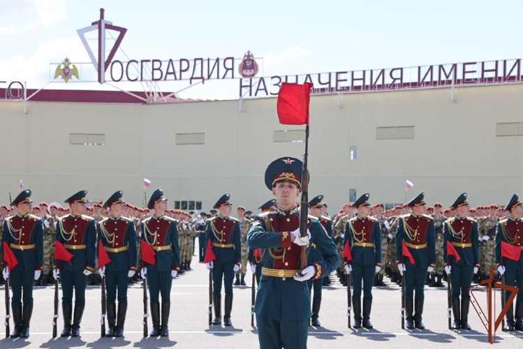 Директор Росгвардии генерал армии Виктор Золотов принял участие в посвященных 100-летию дивизии имени Ф.Э. Дзержинского торжественных мероприятиях (видео)
