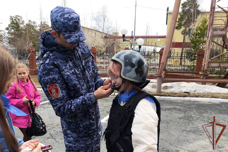 Патриотическая акция «Каникулы с Росгвардией» проходит на Урале