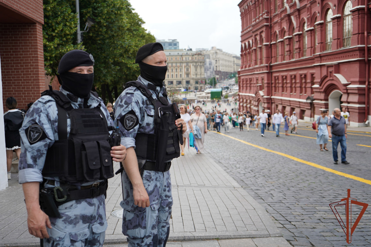 В День России Росгвардия обеспечила безопасность на праздничных мероприятиях в Москве