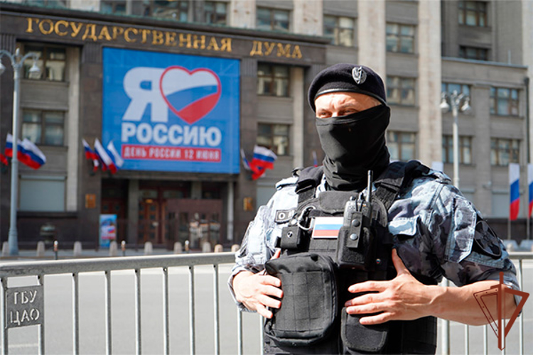 В День России Росгвардия обеспечила безопасность на праздничных мероприятиях в Москве