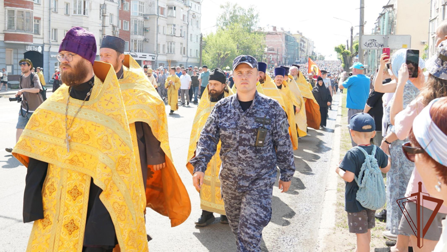 Росгвардейцы обеспечили безопасность участников Великорецкого крестного хода в Кировской области