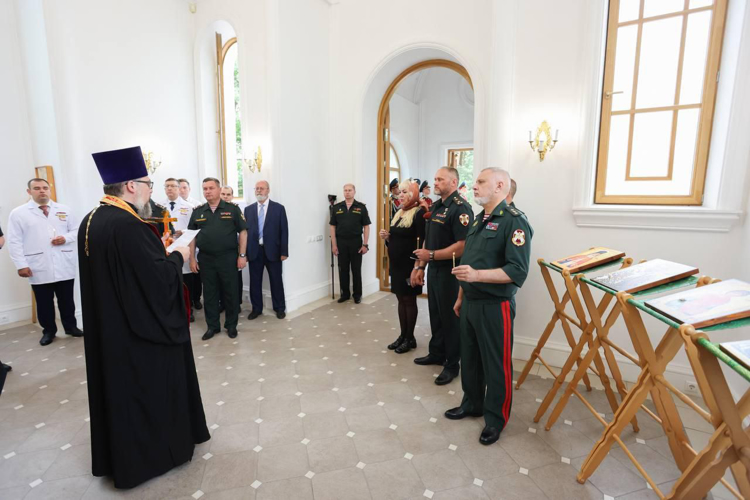 Передача православных реликвий в Главный военный клинический госпиталь Росгвардии. Фотоальбом