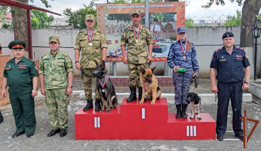 Чемпионат Уральского округа Росгвардии по многоборью кинологов завершился в Тюмени 