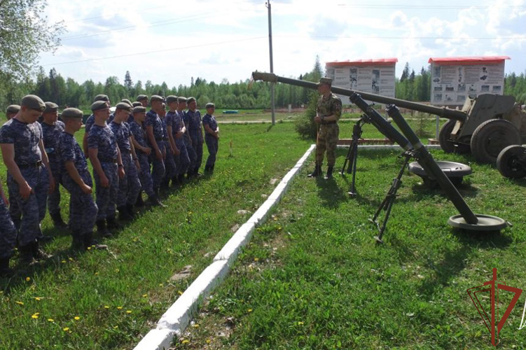 В Пермском военном институте Росгвардии прошли учебно-полевые сборы с кадетами Пермского президентского кадетского училища