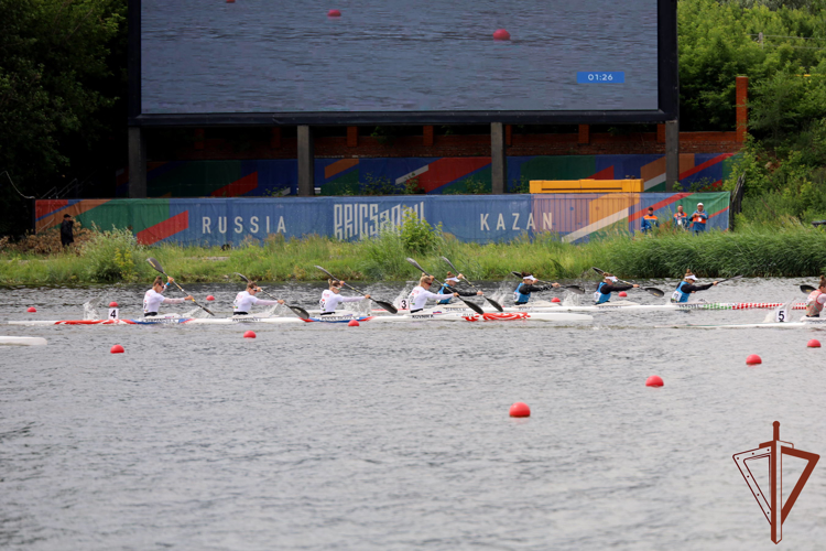 Спортсмены из Росгвардии завоевали пять медалей в финальный день соревнований по гребле на байдарках и каноэ на Играх стран БРИКС в Казани (видео)