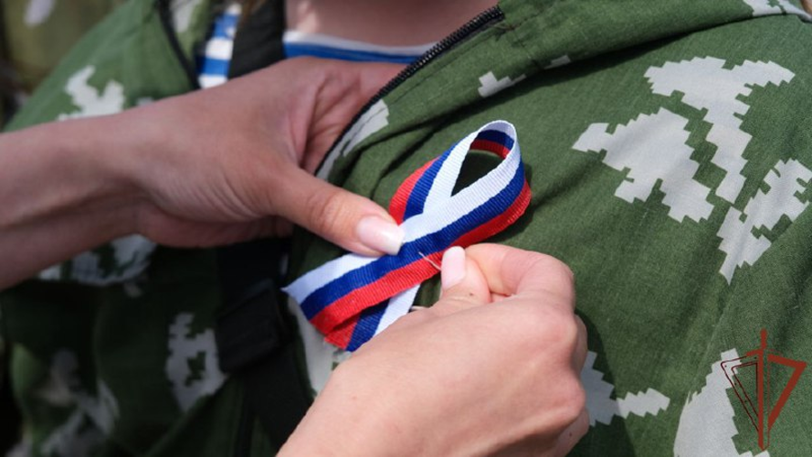 Росгвардейцы участвуют в мероприятиях ко Дню России по всей стране