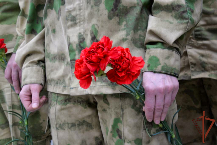 Представители Уральского округа Росгвардии приняли участие в памятных мероприятиях, посвященных Дню памяти и скорби