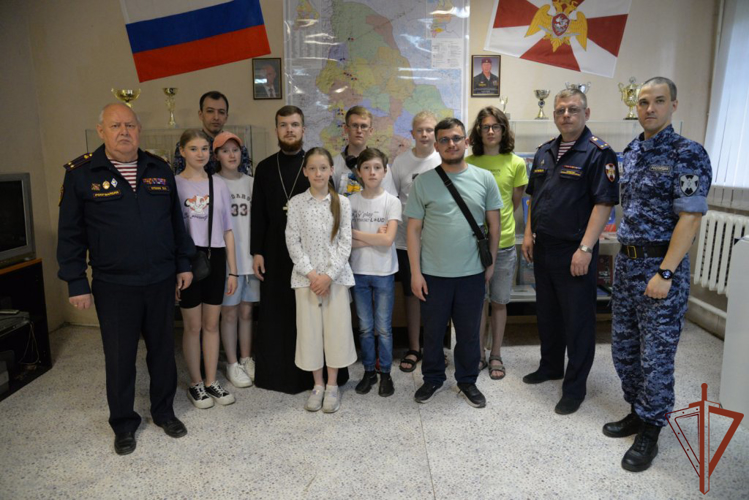 Всероссийская акция «Каникулы с Росгвардией» продолжается на Урале