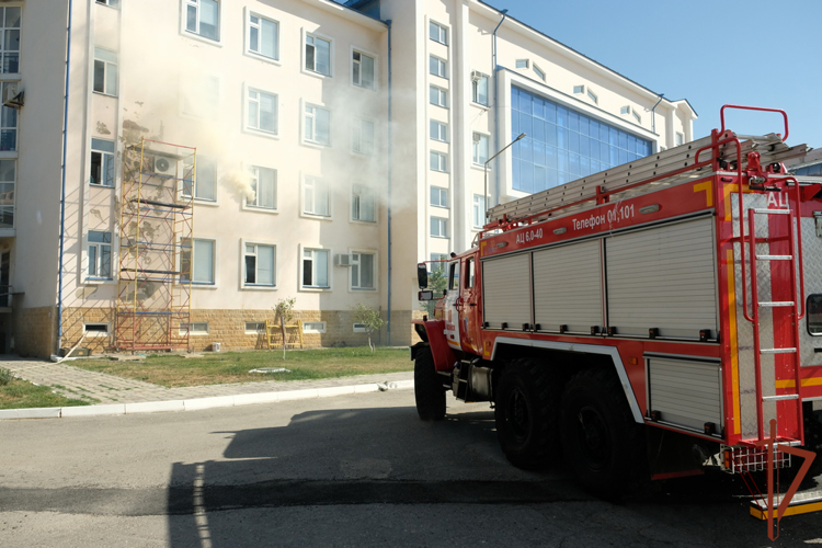 Пожарно-тактические занятия Росгвардии и МЧС прошли в Дагестане 