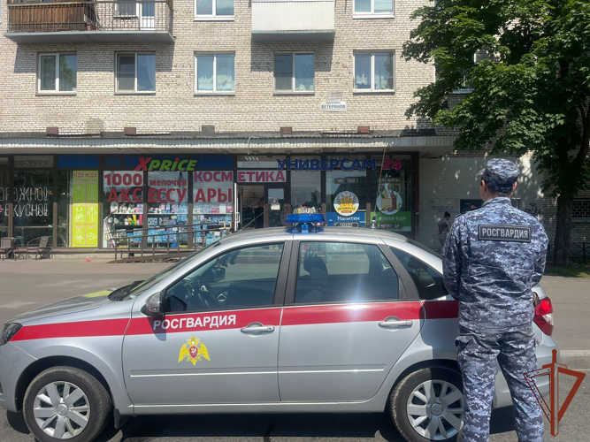 Росгвардейцы в Санкт-Петербурге обнаружили и передали родственникам пропавшую без вести женщину