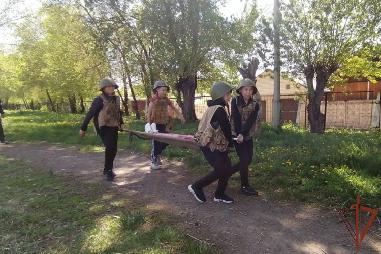 Росгвардейцы принимают участие во Всероссийской военно-патриотической игре «Зарница» в Сибири