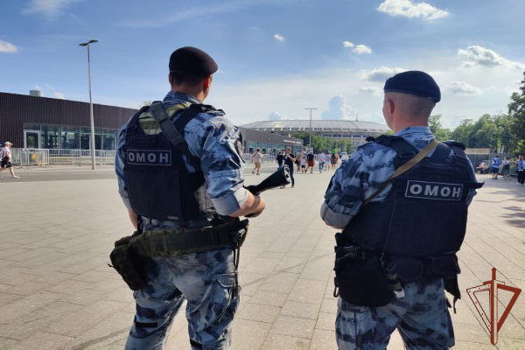 Росгвардейцы обеспечили безопасность футбольного матча в Москве