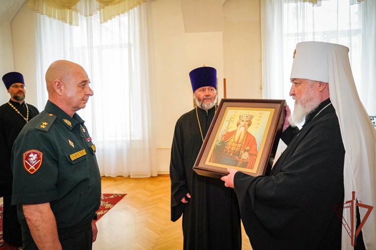 Командующий Северо-Западным округом Росгвардии провел рабочую встречу с председателем Синодального отдела по взаимодействию с Вооруженными силами и правоохранительными органами