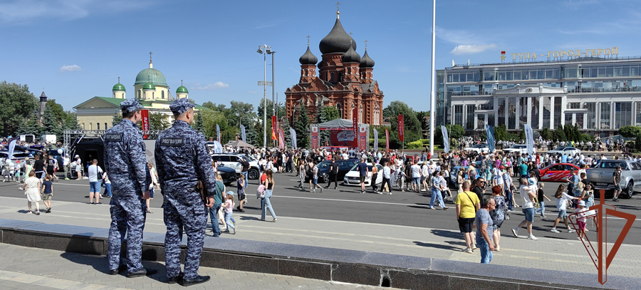 Росгвардия обеспечила безопасность автомобильного фестиваля "Автострада 2024" в Туле