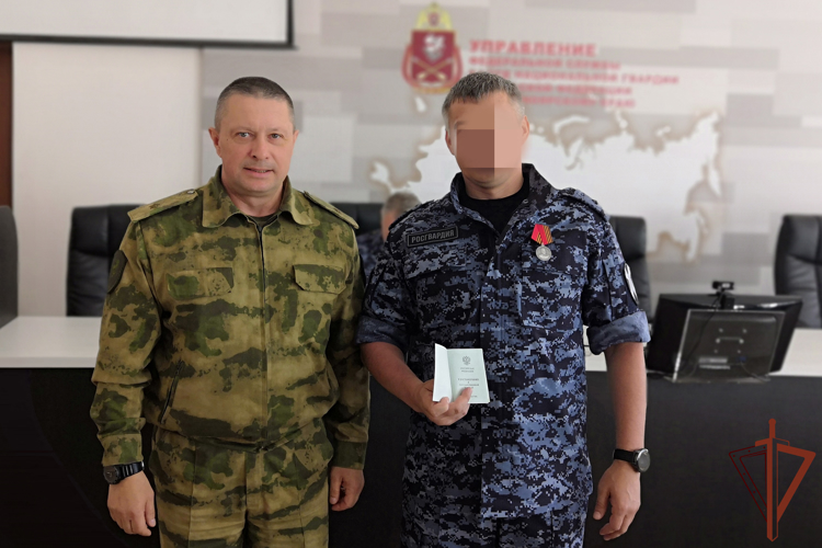 В Красноярском крае росгвардейцам – участникам СВО вручены государственные награды