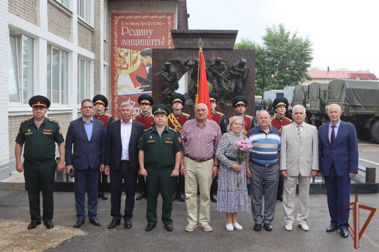 Память кавалера Ордена Мужества лейтенанта Григория Мулина увековечили в Санкт-Петербурге