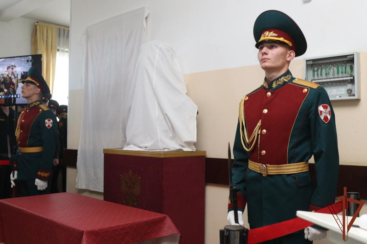 Память кавалера Ордена Мужества лейтенанта Григория Мулина увековечили в Санкт-Петербурге