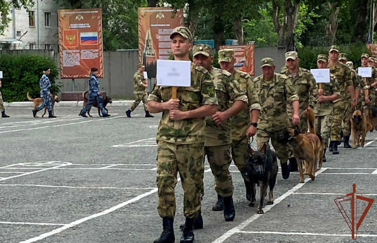 Чемпионат Уральского округа Росгвардии по многоборью кинологов стартовал в Тюмени 
