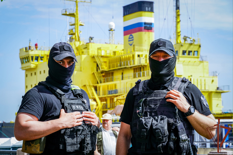 Росгвардейцы обеспечили безопасность X Фестиваля ледоколов в Санкт-Петербурге