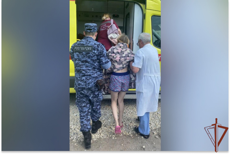 Росгвардейцы спасли едва не утонувшую девочку в Кирове (видео)