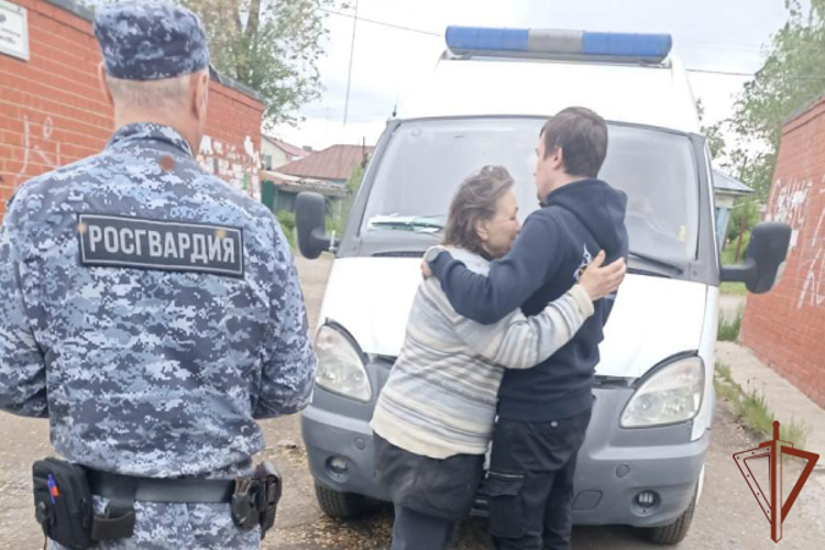 Росгвардейцы нашли и вернули родственникам двух страдающих потерей памяти пожилых жителей Омска