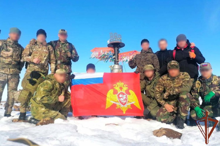 Росгвардейцы участвуют в мероприятиях ко Дню России по всей стране