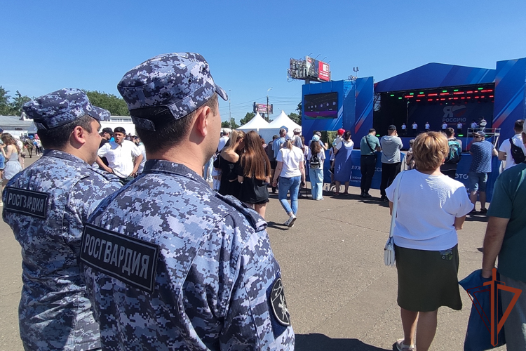 Безопасность празднования Дня России обеспечила Росгвардия в Сибири