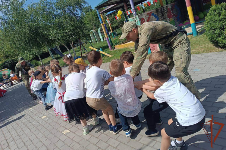 К всероссийскому ведомственному проекту «Каникулы с Росгвардией» присоединились в Запорожье и Херсонской области 