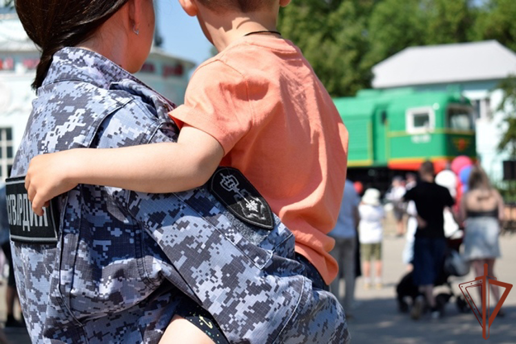 Праздник ко Дню защиты детей провели росгвардейцы в Приволжье