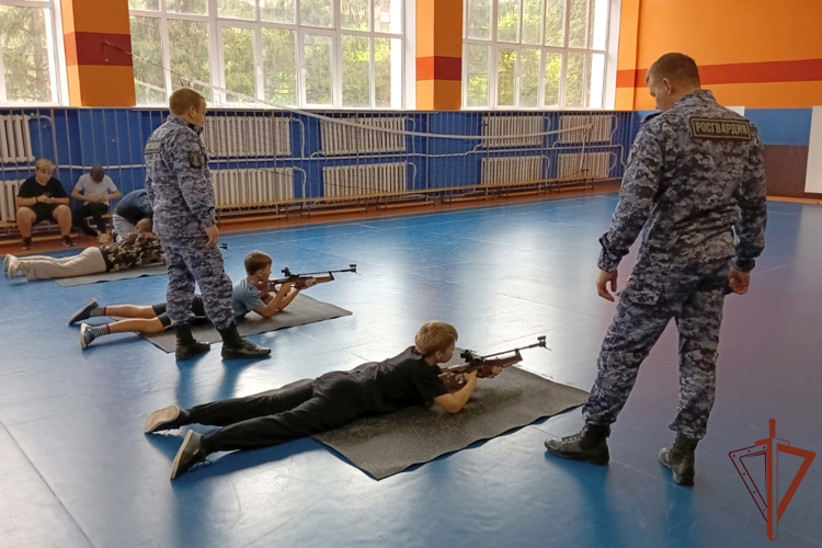 Патриотическая акция «Каникулы с Росгвардией» продолжается на Урале