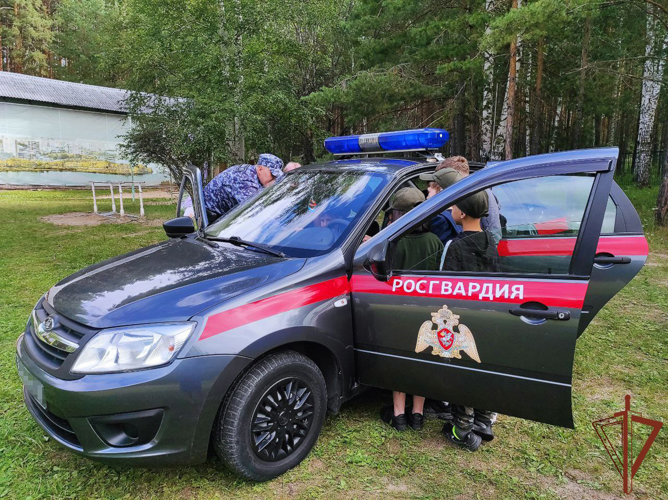Ведомственная акция «Каникулы с Росгвардией» продолжается на Урале