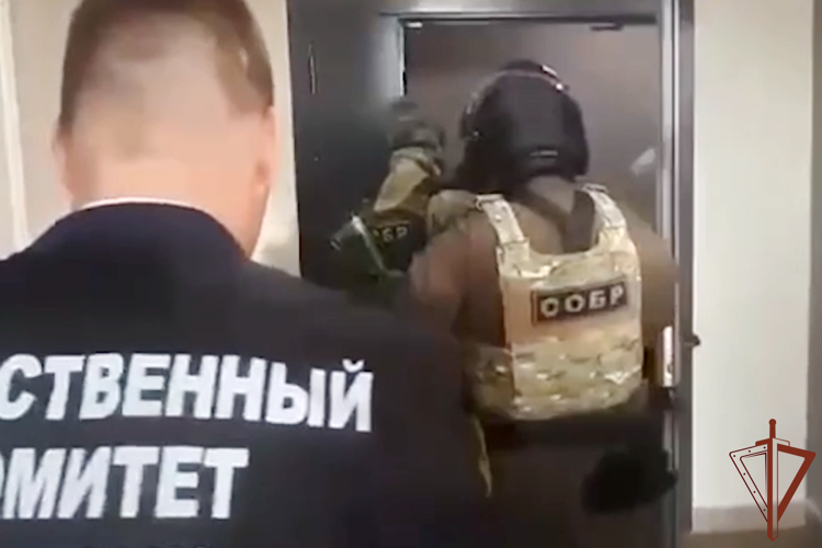 СОБР Росгвардии в Санкт-Петербурге обеспечил проведение следственных мероприятий по уголовному делу о незаконной продаже морепродуктов