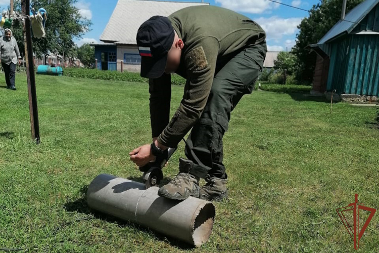 Сотрудники ОМОН Росгвардии в Алтайском крае оказали помощь семье погибшего боевого товарища 
