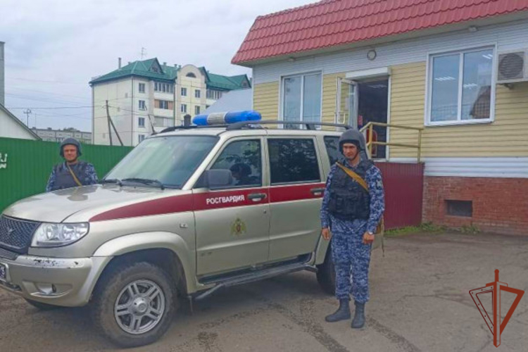 Пожар в охраняемом магазине в Омской области предотвратили сотрудники Росгвардии