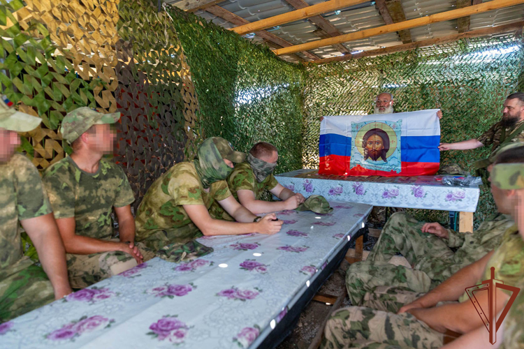Представители Русской Православной Церкви посетили подразделения Росгвардии в зоне СВО (видео)