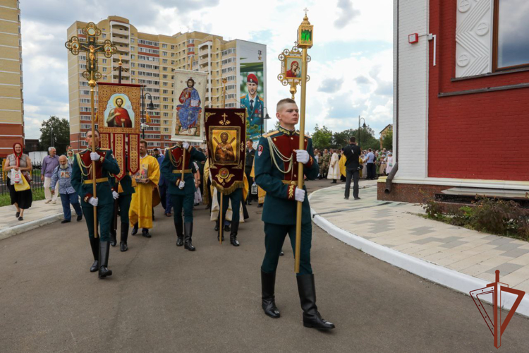 В честь Святого равноапостольного великого князя Владимира в главном храме Росгвардии состоялось торжественное богослужение (видео)