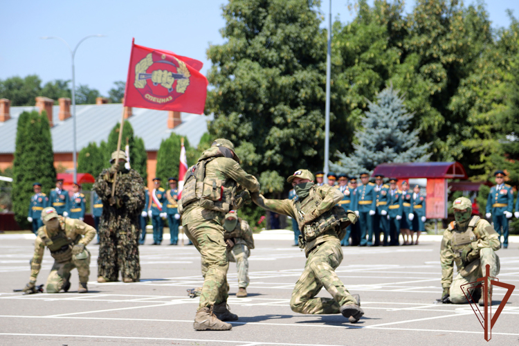 Памятник военнослужащим Росгвардии открыт в Назрани