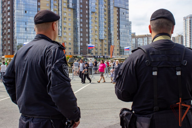 Росгвардейцы на Урале обеспечивают безопасность религиозных мероприятий, выставки и фестиваля