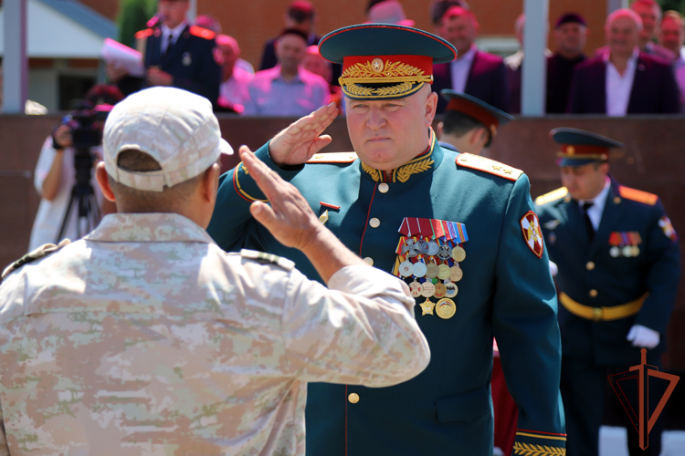 Памятник военнослужащим Росгвардии открыт в Назрани