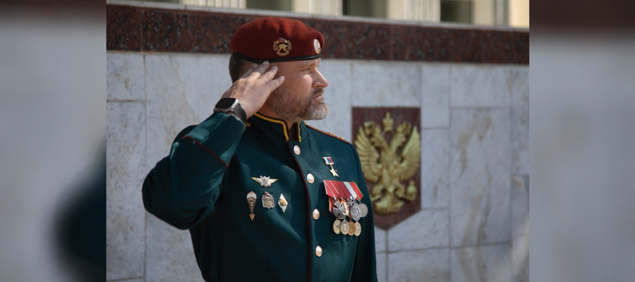 Начальник Саратовского военного института Росгвардии Герой России полковник Александр Белоглазов представлен личному составу (видео)