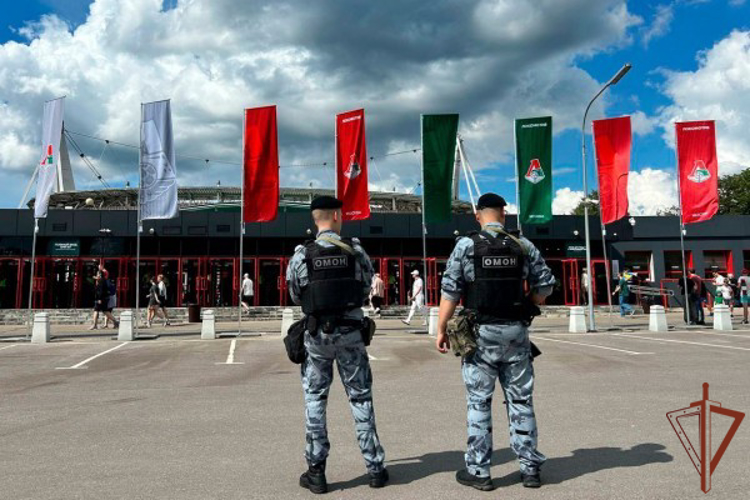 Росгвардейцы обеспечили общественную безопасность на футбольных матчах в Москве