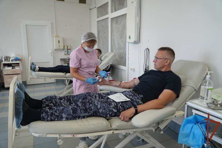 Росгвардейцы приняли участие в ведомственной акции «От сердца к сердцу» в Архангельске
